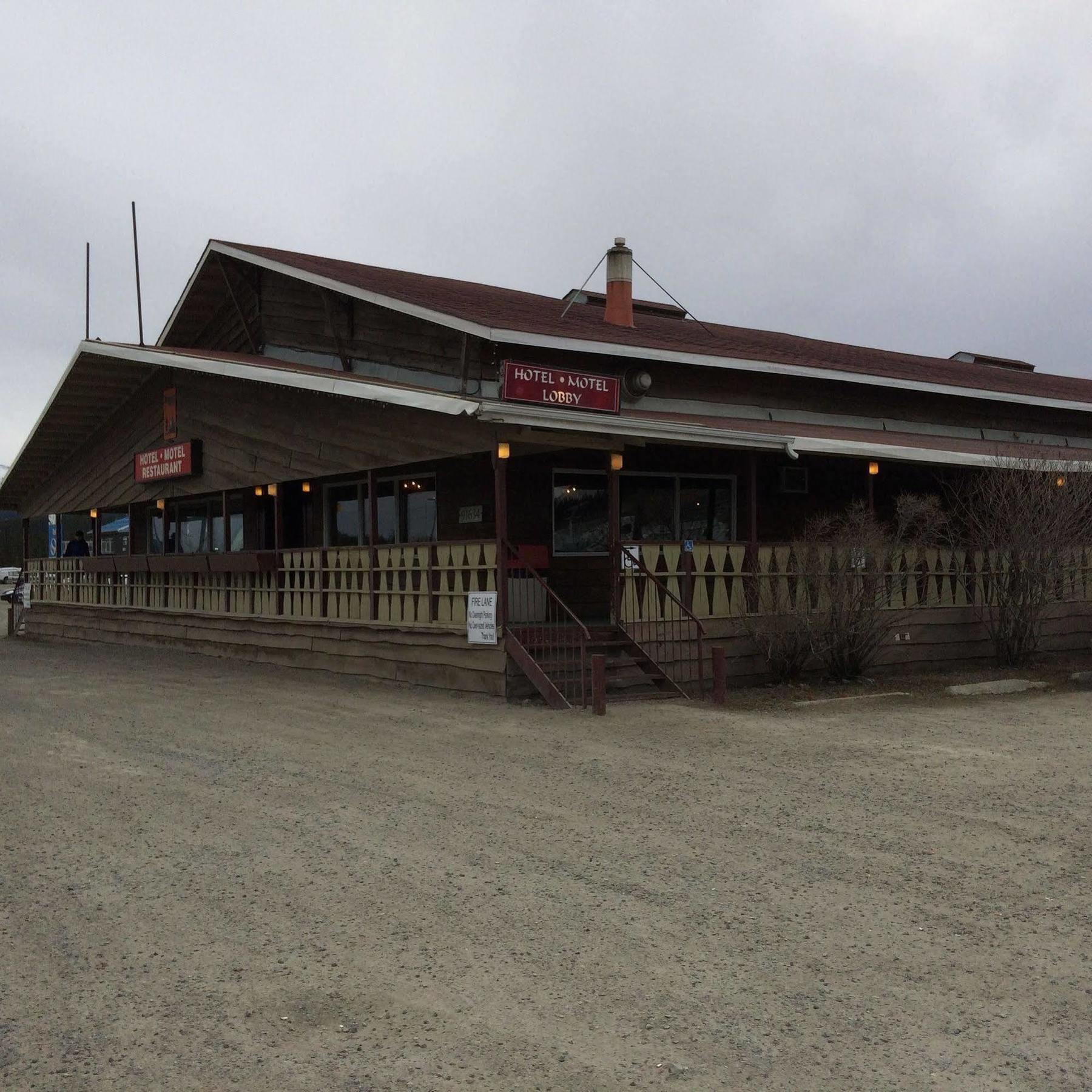 ホテル Airport Chalet ホワイトホース エクステリア 写真